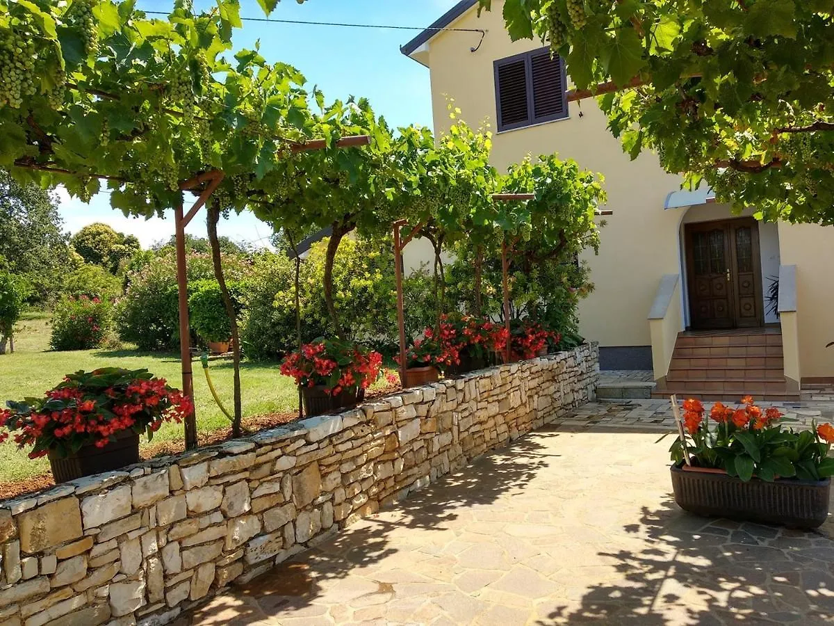 Apartments Graziella Zambratija Pensionat